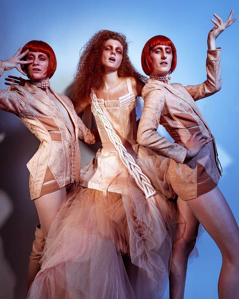 ジャンポール・ゴルチエさんのインスタグラム写真 - (ジャンポール・ゴルチエInstagram)「Welcome to the Gaultier’s burlesque revue. ⁠ #GaultierParis #SS20⁠ #PFW #JPGFREAKING50⁠ Photographed by @annapalermo_photography.」1月31日 0時40分 - jeanpaulgaultier
