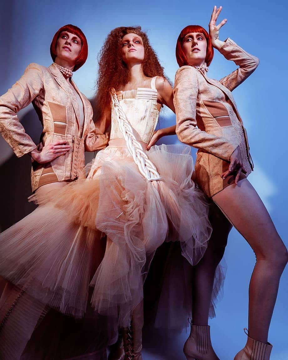 ジャンポール・ゴルチエさんのインスタグラム写真 - (ジャンポール・ゴルチエInstagram)「Welcome to the Gaultier’s burlesque revue. ⁠ #GaultierParis #SS20⁠ #PFW #JPGFREAKING50⁠ Photographed by @annapalermo_photography.」1月31日 0時40分 - jeanpaulgaultier