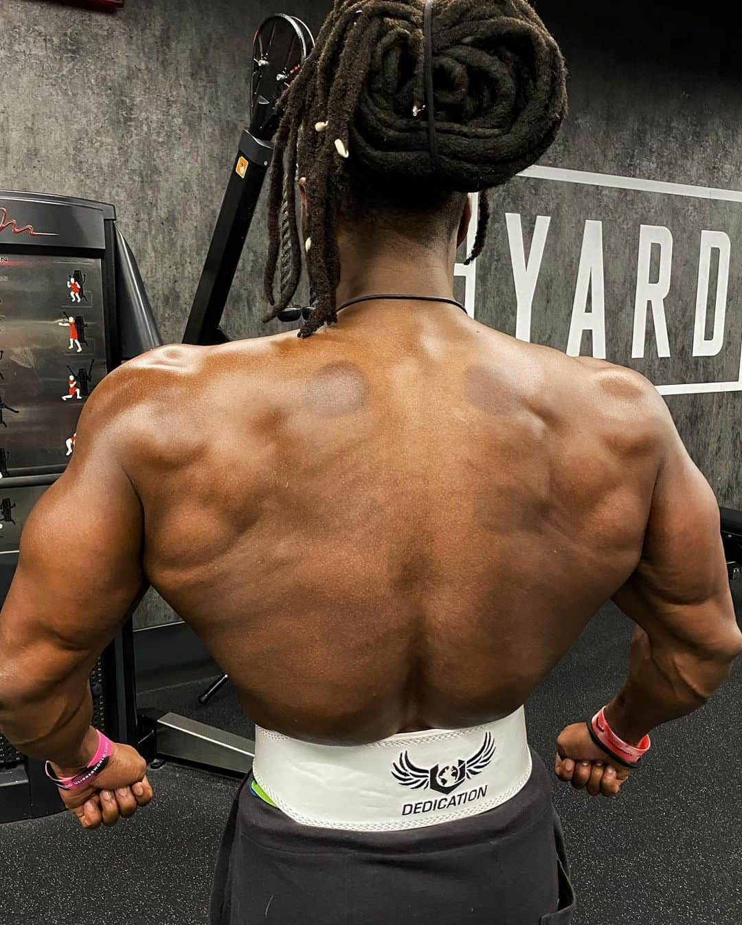 Ulissesworldさんのインスタグラム写真 - (UlissesworldInstagram)「Cobra 🐍 Back Day Superset Finisher! Give this a try 💪 Like | Save | Share _ 👆LINK IN BIO👆for my Programs & Meal Plans (Female Also) IAMDEDICATED.ULISSESWORLD.COM  _ #ulissesworld #uapparelarmy #uapparelworld #ulissesseries  _ Music 🎵 Cred: @champagnepapi 🔥」1月31日 0時37分 - ulissesworld