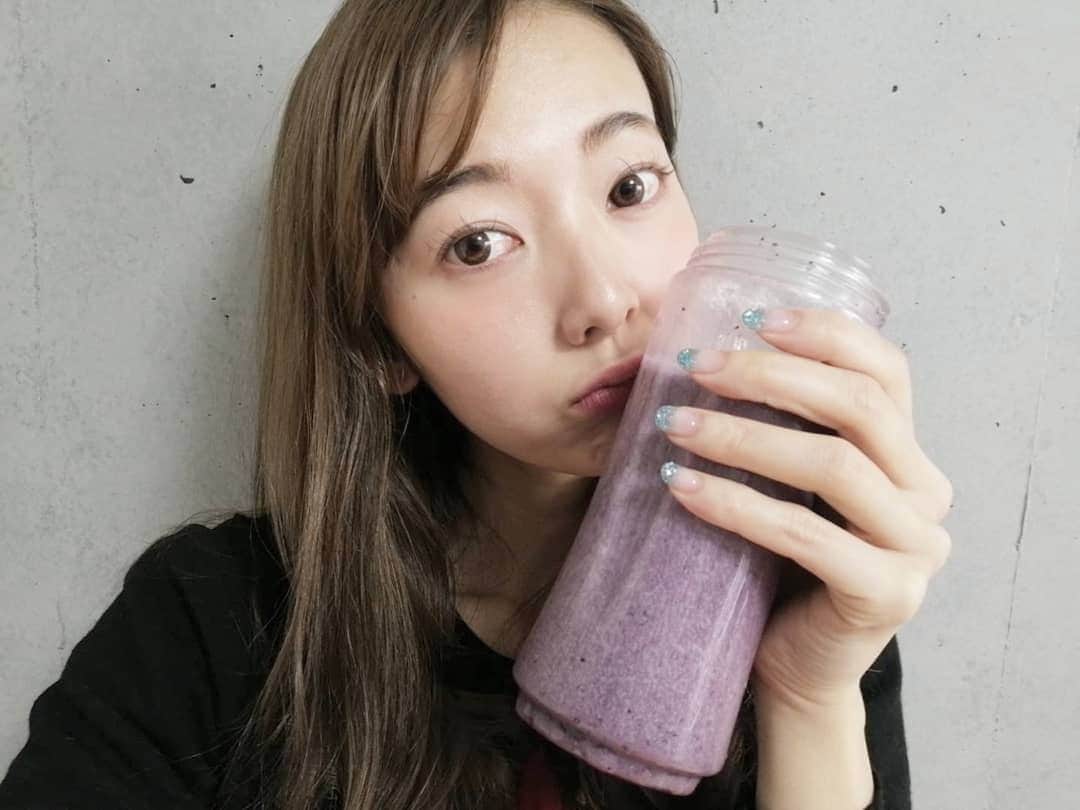 杉山由紀子のインスタグラム：「今年もシュガーレディ✨ * * 今回は、、✨ * ☑️ブルーベリー →バナナ、プロテインをいれてベリースムージーに💛 ☑️鮭のはらこ飯セット →これがあると食卓が簡単にちょっと豪華に💛 ☑️中華麺 →お鍋の季節✨これがあると〆は完璧💛 ☑️深谷ねぎ餃子 →めっちゃおいしくていくつでもいけちゃう💛 * をセレクト♪♪♪ * * 日々の食卓に冷凍であるとほんとに助かるものばかり✨ * 種類が豊富だからきっと自分に必要なものがみつかります🎵 * * #シュガーレディ #sugarlady #無添加 #冷凍食品 #PR #食品宅配 #cook #cooking #おうちごはん」