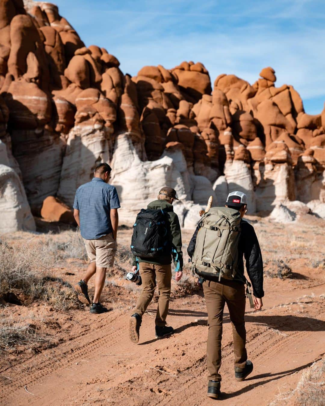 Travis Burkeさんのインスタグラム写真 - (Travis BurkeInstagram)「What a treat it was to meet up with @brandon_dugi and @t_secody to explore this place. We were given the opportunity to learn more about the history of the Navajo and Hopi, and the beautiful land they live on and protect.  We spent the day looking for a few of Terry’s grandpa’s lost sheep (and taking a few photos too 🤓). Out of respect for the locals and the landscape I was asked not to share the location. It is rare these days to be fortunate enough to experience a place with few footprints. I will definitely cherish these moments.  As a reminder, please make sure to always be respectful of the places we visit and when possible, always try to leave a place better than you found it. #respectandprotect  Thanks @gypsealaysea for capturing all of the awesome in-between moments too!」1月31日 10時42分 - travisburkephotography