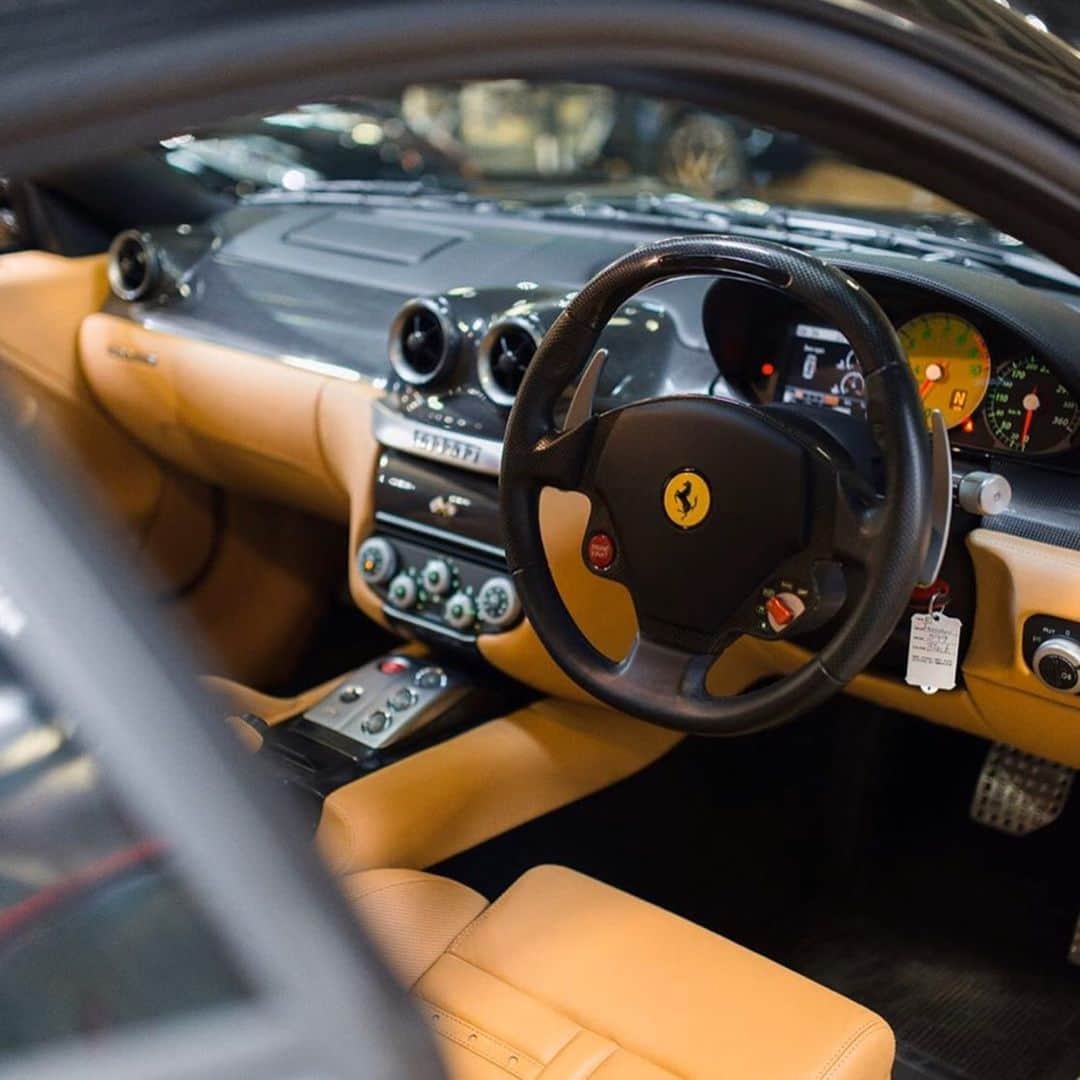 CarsWithoutLimitsさんのインスタグラム写真 - (CarsWithoutLimitsInstagram)「Ferrari 599 GTB only at @duttongarage 🕶 #carswithoutlimits #ferrari #599gtb」1月31日 10時55分 - carswithoutlimits