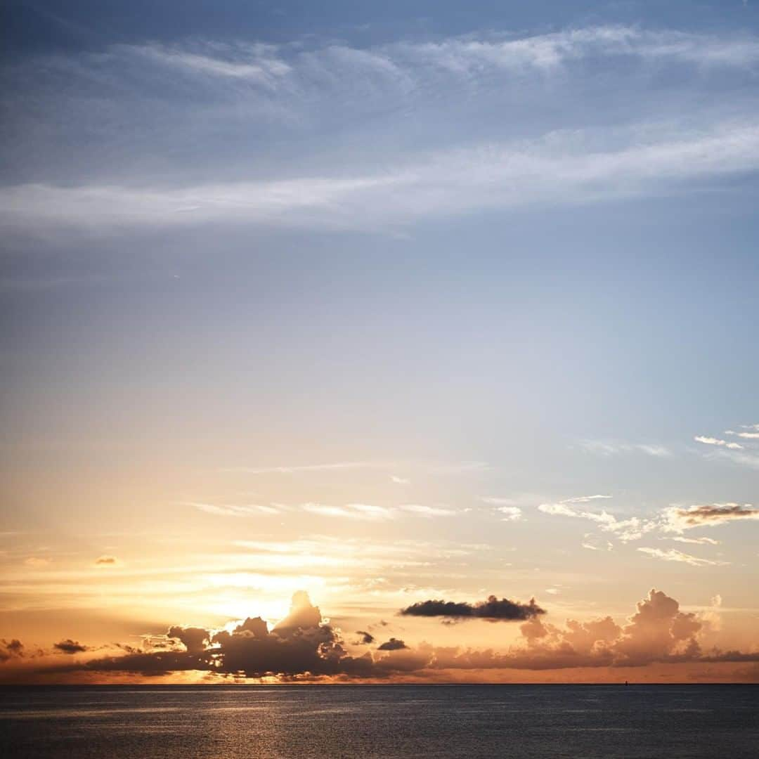 ロキシーさんのインスタグラム写真 - (ロキシーInstagram)「Peaches and cream sunsets in Fiji」1月31日 11時00分 - roxy