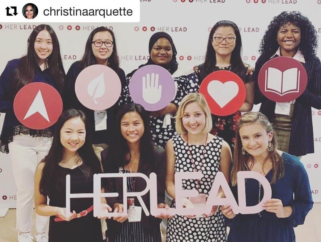 デヴィッド・アークエットさんのインスタグラム写真 - (デヴィッド・アークエットInstagram)「#Repost @christinaarquette ・・・ Calling all sophomore and junior high school girls! Do you want to change the world? Apply for the 2020 @vitalvoices #HERlead Leadership Forum. Visit herlead.org for more information on how to apply.」1月31日 11時04分 - davidarquette
