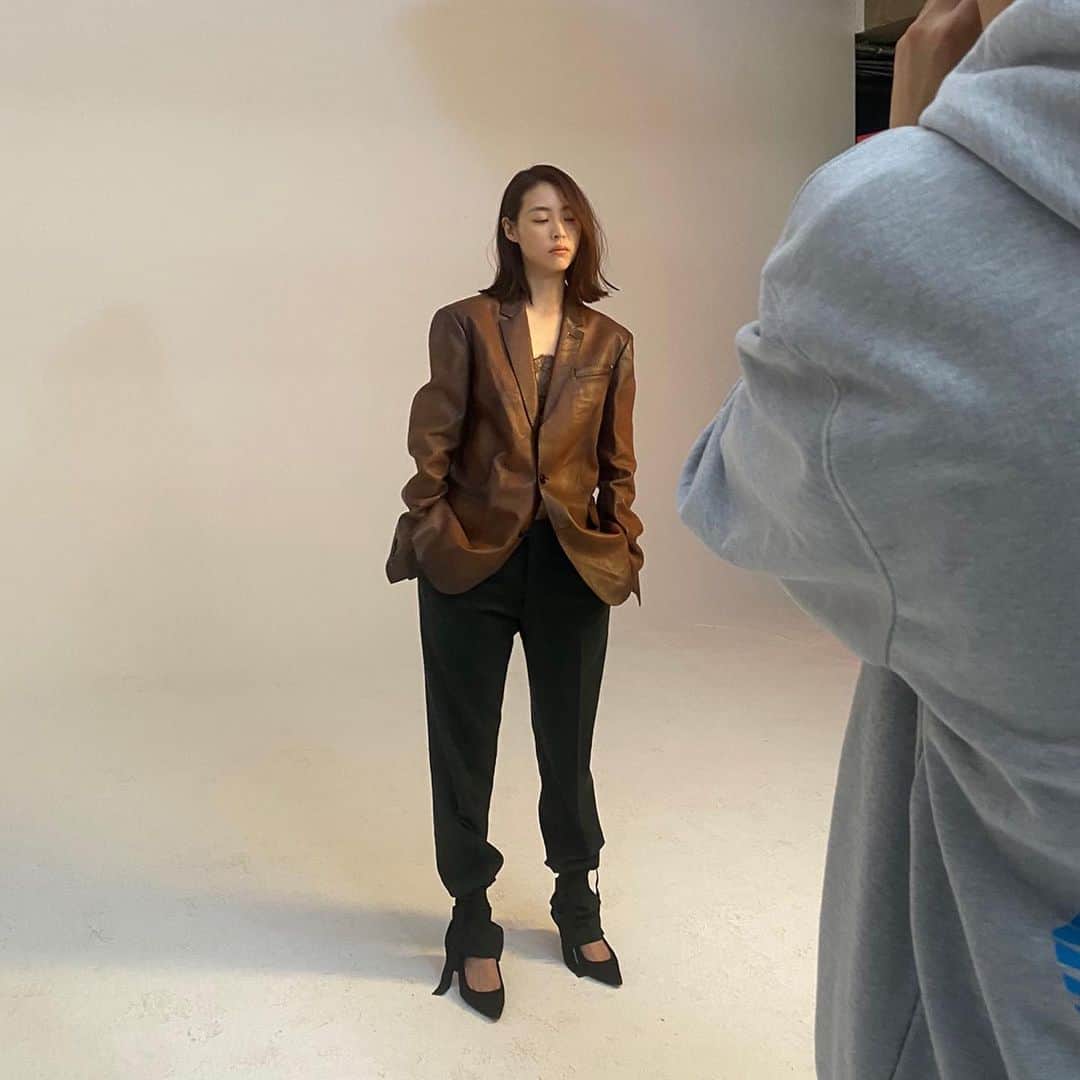 イ・ヨニのインスタグラム：「그라치아화보.2월호. 비하인드컷.📸 #그라치아 #graziamagazine」