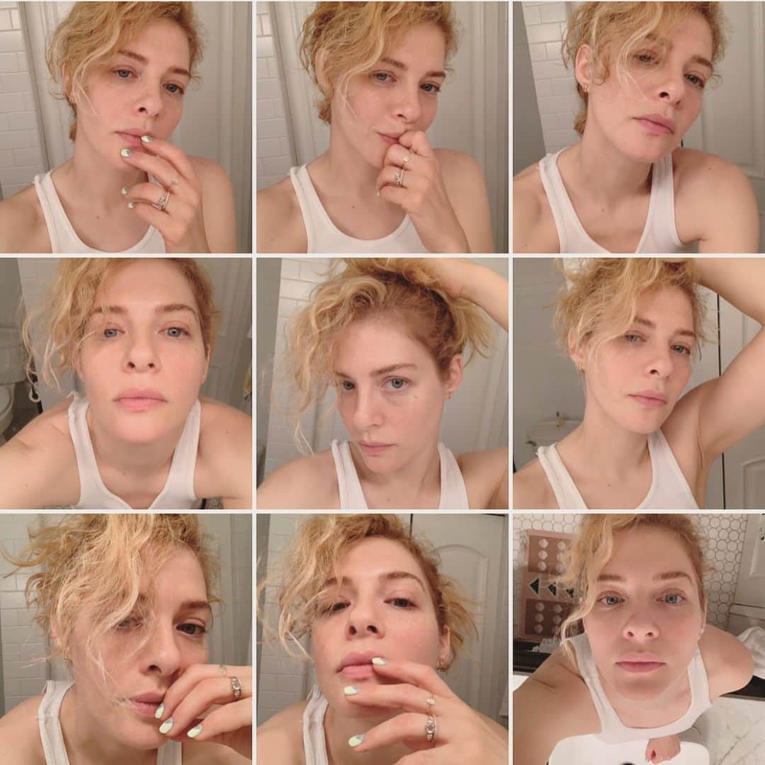 レイチェル・レフィブレのインスタグラム：「Blondes take more selfies.」