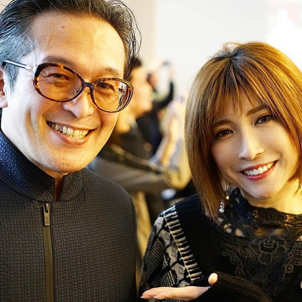 石関友梨さんのインスタグラム写真 - (石関友梨Instagram)「料理の鉄人など日本の料理人レジェンドたちが一度に集結するパーティーへご招待いただきました🎀  ドラマのグランメゾン東京で審査員で出演された方などは本物の有名美食家の方もいらっしゃって  とても贅沢な時間でした(⁎˃ᴗ˂⁎) 和・洋・中トップシェフの作ったお料理はどれも美味しくて圧巻でした✨  ありがとうございました(◍ ´꒳` ◍) #料理の鉄人 #グランメゾン東京 #ミシュラン #フレンチ #寿司 #中華 #肉 #ラーメン #スイーツ #美食家 #高級レストラン #パーティー #レジェンド #シェフ」1月31日 11時41分 - yurimorico