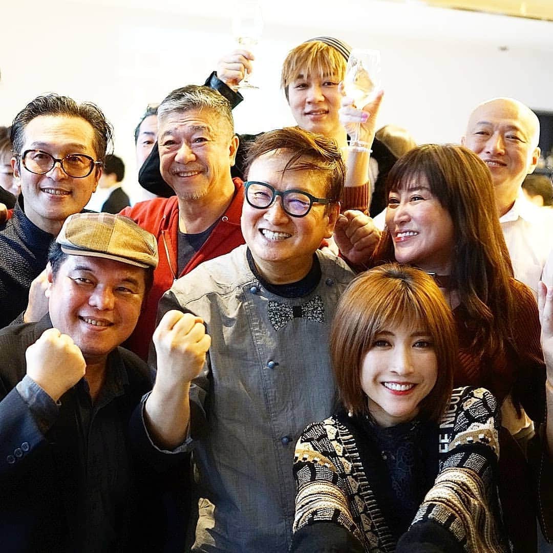 石関友梨さんのインスタグラム写真 - (石関友梨Instagram)「料理の鉄人など日本の料理人レジェンドたちが一度に集結するパーティーへご招待いただきました🎀  ドラマのグランメゾン東京で審査員で出演された方などは本物の有名美食家の方もいらっしゃって  とても贅沢な時間でした(⁎˃ᴗ˂⁎) 和・洋・中トップシェフの作ったお料理はどれも美味しくて圧巻でした✨  ありがとうございました(◍ ´꒳` ◍) #料理の鉄人 #グランメゾン東京 #ミシュラン #フレンチ #寿司 #中華 #肉 #ラーメン #スイーツ #美食家 #高級レストラン #パーティー #レジェンド #シェフ」1月31日 11時41分 - yurimorico
