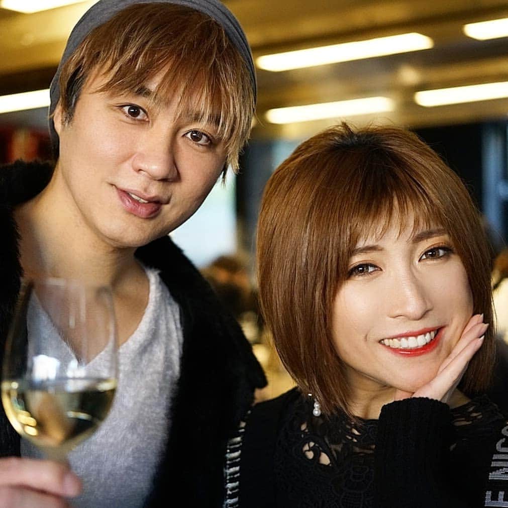 石関友梨さんのインスタグラム写真 - (石関友梨Instagram)「料理の鉄人など日本の料理人レジェンドたちが一度に集結するパーティーへご招待いただきました🎀  ドラマのグランメゾン東京で審査員で出演された方などは本物の有名美食家の方もいらっしゃって  とても贅沢な時間でした(⁎˃ᴗ˂⁎) 和・洋・中トップシェフの作ったお料理はどれも美味しくて圧巻でした✨  ありがとうございました(◍ ´꒳` ◍) #料理の鉄人 #グランメゾン東京 #ミシュラン #フレンチ #寿司 #中華 #肉 #ラーメン #スイーツ #美食家 #高級レストラン #パーティー #レジェンド #シェフ」1月31日 11時41分 - yurimorico