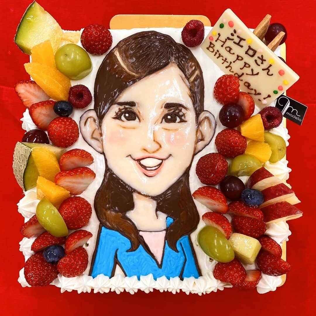 佐藤裕二さんのインスタグラム写真 - (佐藤裕二Instagram)「きょうは江口ともみさんの誕生会。相も変わらずお美しい。近くで見ても肌がスベスベです。 スゴイな〜。 おめでとうございます！  #江口ともみ さん #誕生会 #おめでとうございます  #誕生日 は#2月4日  #happybirthday  #誕生日ケーキ #似顔絵ケーキ #ケーキ  #森永卓郎 さん#山田修作 3 #竹田基起 #徳重杏奈 #伊豆蔵将太  #南雲穂波 #ウルフィ  #メーテレ  #ドデスカ #ドデスカファミリー」1月31日 11時52分 - karaage_satou