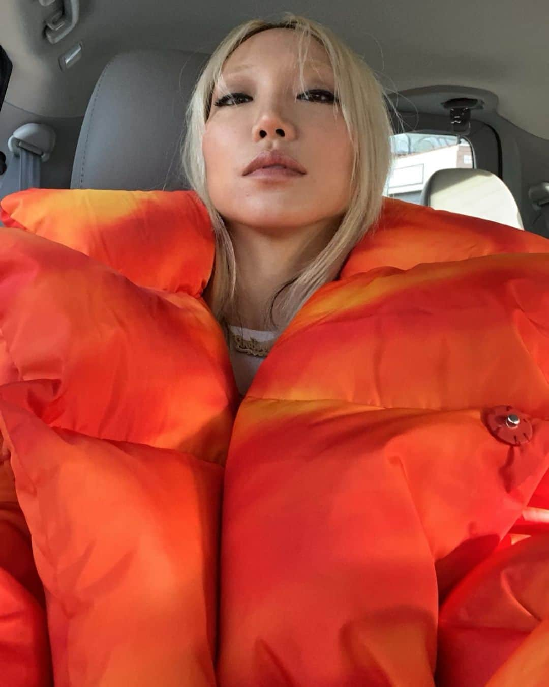 パク ・スジュさんのインスタグラム写真 - (パク ・スジュInstagram)「Vested in Life 🆘」1月31日 5時03分 - soojoo