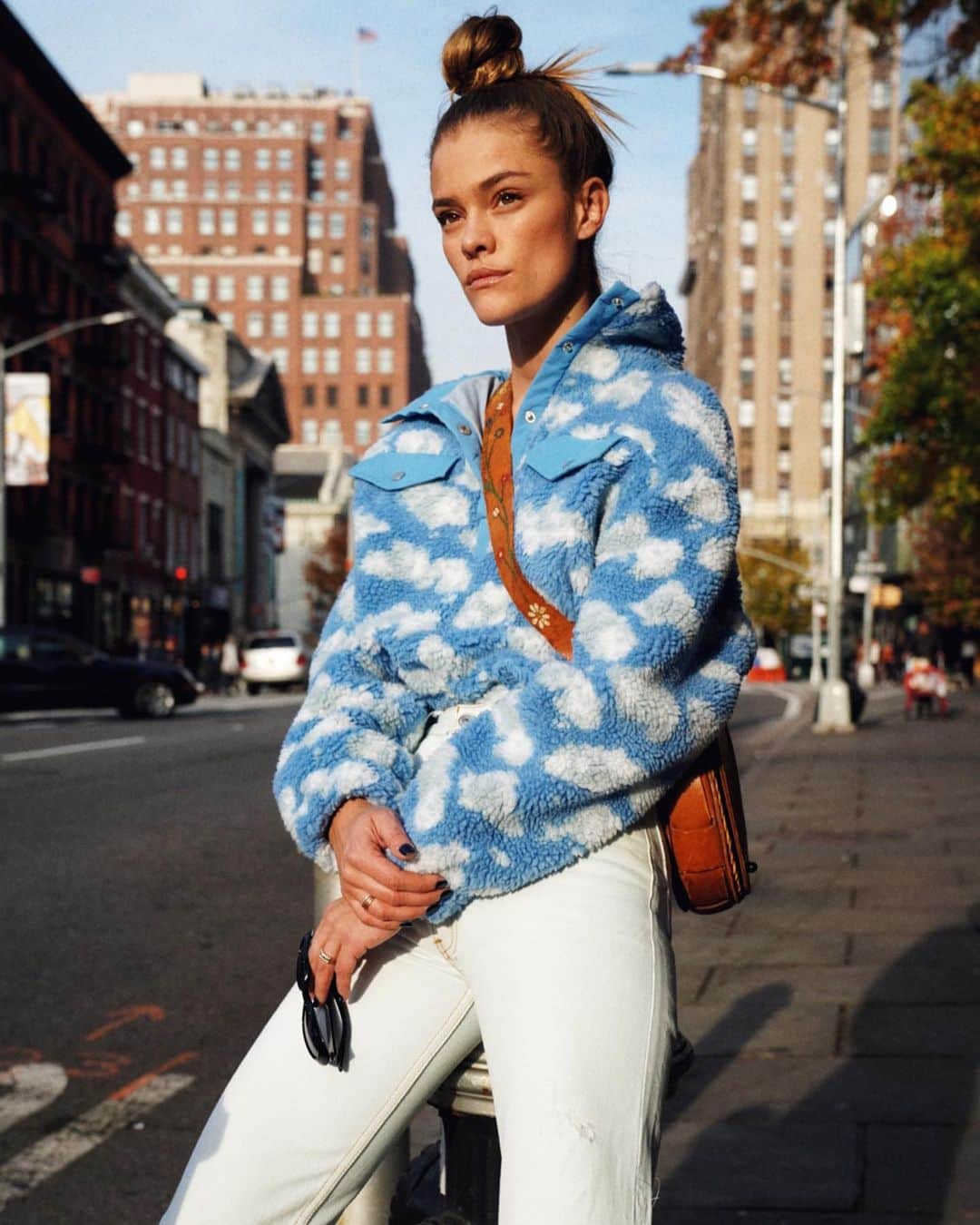 ニーナ・アグダルのインスタグラム：「☁️☀️☁️☀️☁️」