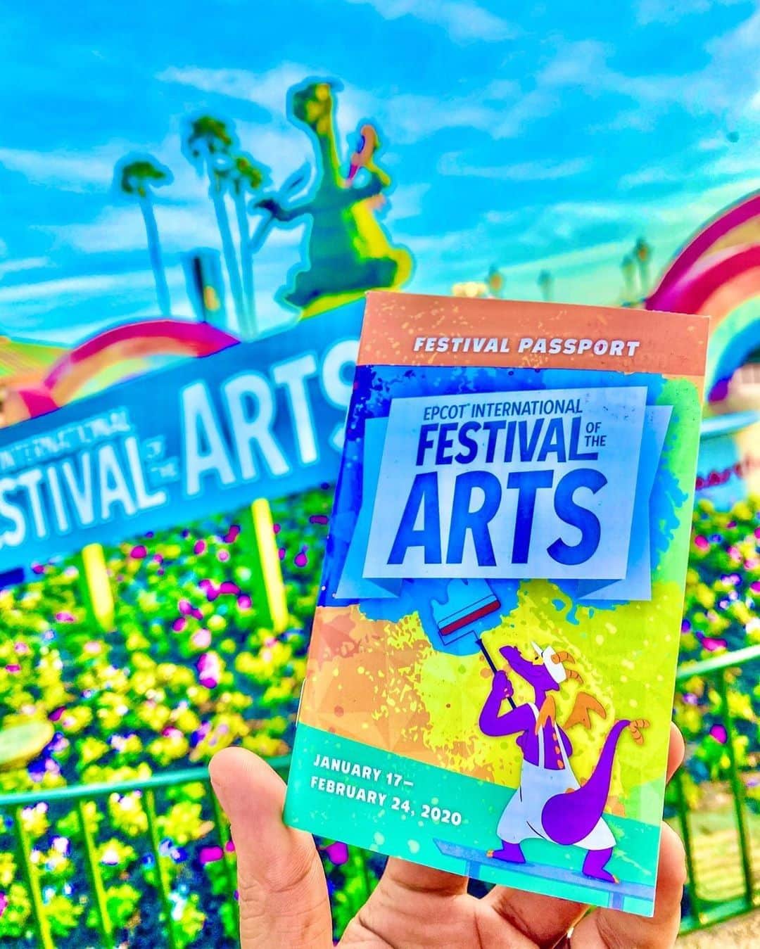 Walt Disney Worldのインスタグラム：「Make a splash at #EpcotFestivaloftheArts! 🎨🖌🖼 #WaltDisneyWorld #ArtfulEpcot (📷: @johnmarkfl)」