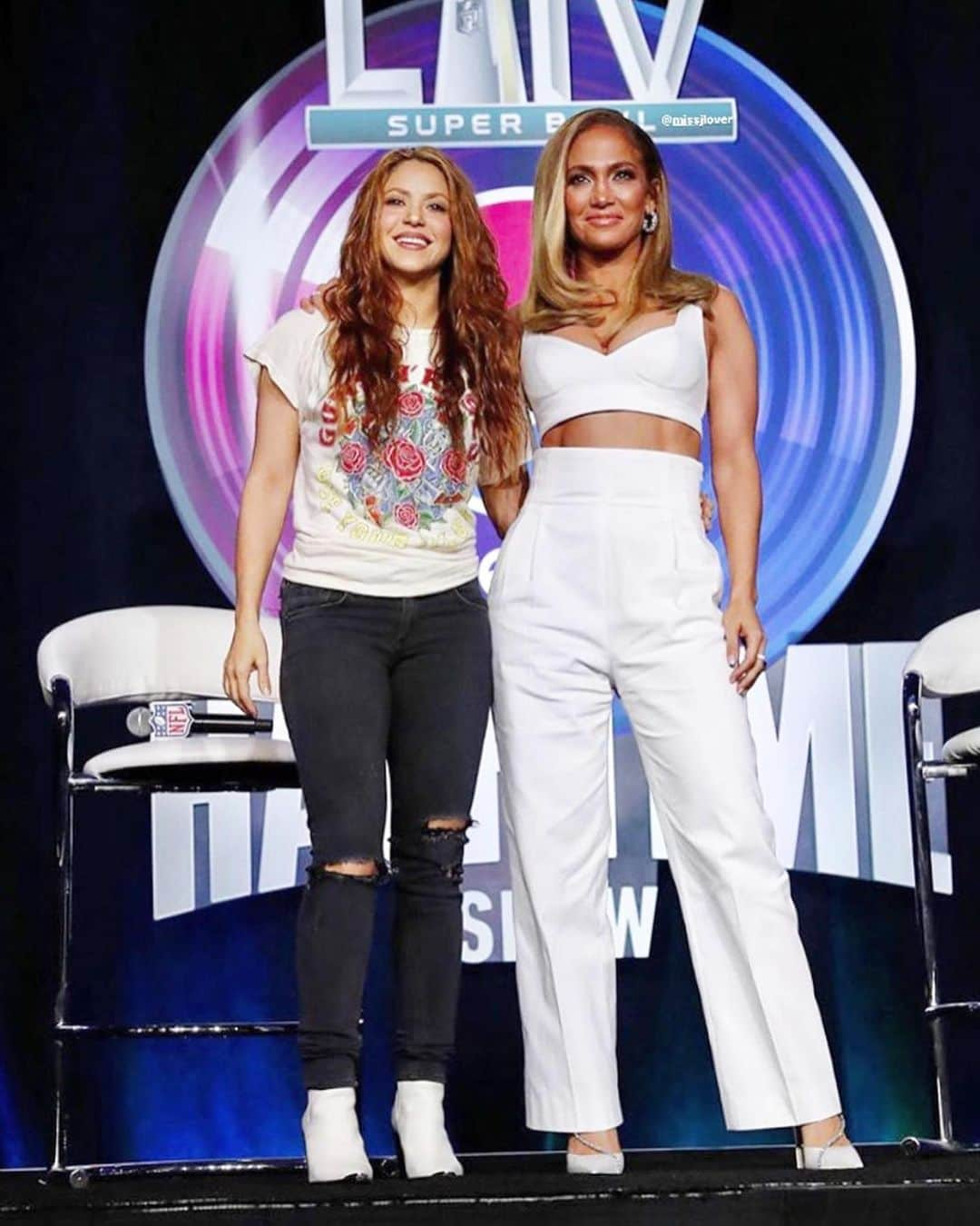 Rodner Figueroaさんのインスタグラム写真 - (Rodner FigueroaInstagram)「SHAKLO!!! @shakira y @jlo listas para el Suoer Bowl en Miami!!! Hoy tenemos lo que dijeron ambas en la rueda de prensa de cómo será el espectáculo del medio tiempo y si le harán un homenaje a Kobe Bryant!!!」1月31日 5時24分 - rodnerfigueroa