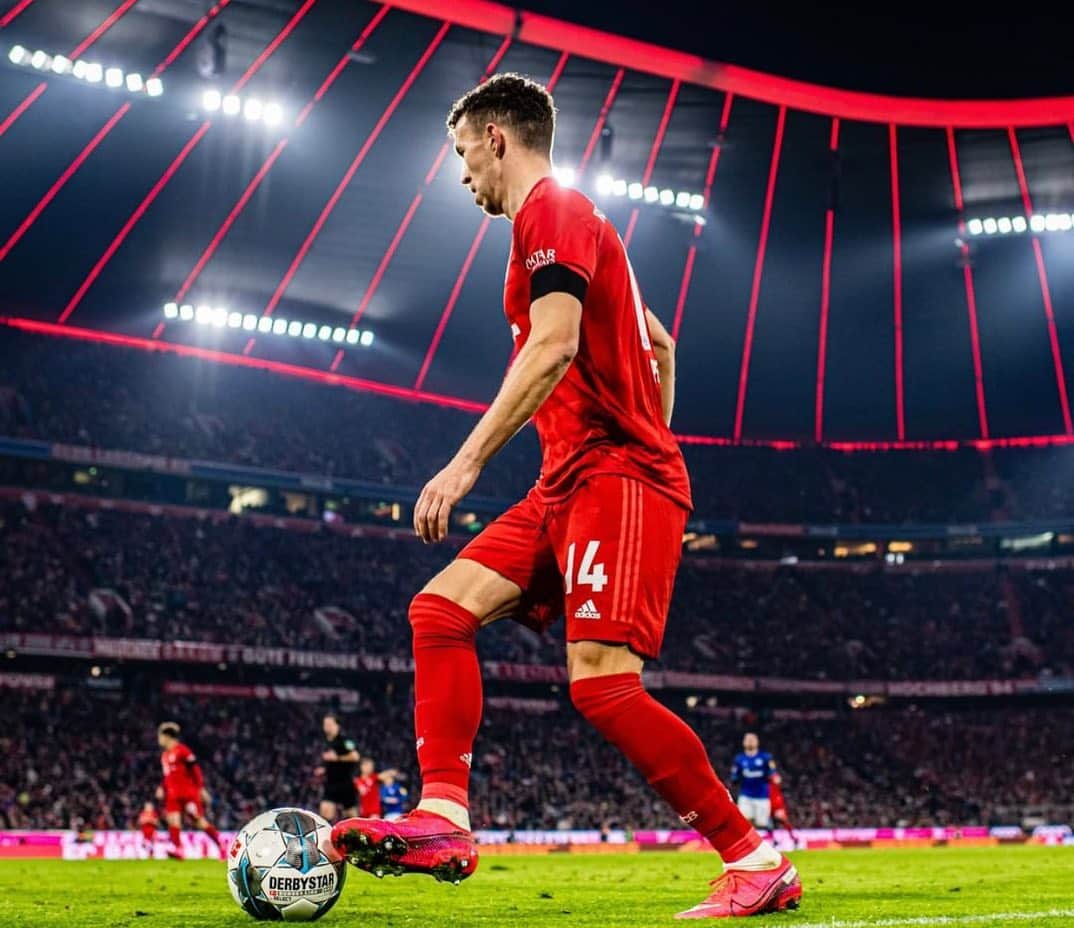 イヴァン・ペリシッチのインスタグラム：「⚽️🙏🏼」