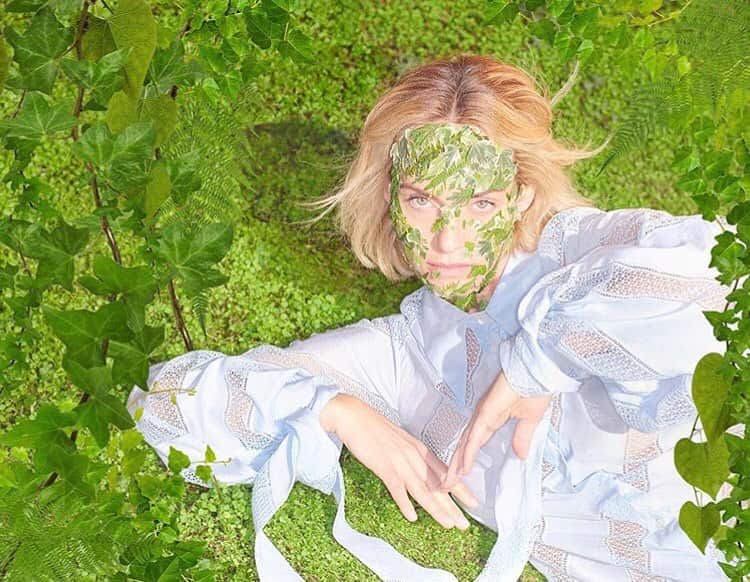 IMG Modelsさんのインスタグラム写真 - (IMG ModelsInstagram)「Plant Life. 🥬 @ambervalletta fronts @stellamccartney’s #SS20 campaign. #📷 @johnnydufort #👸🏼 #IMGstars」1月31日 6時00分 - imgmodels