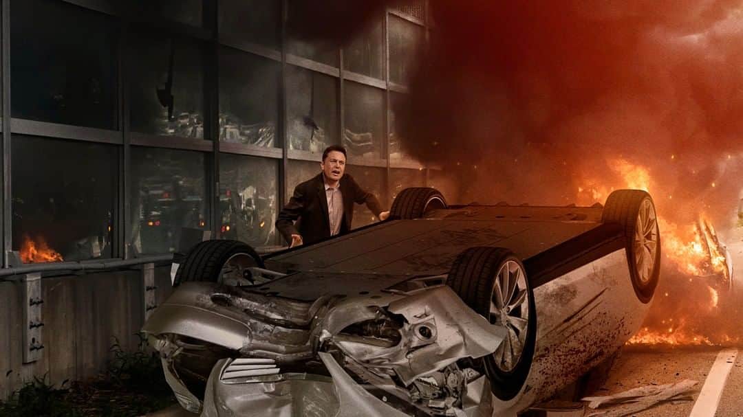 ジ・オニオンさんのインスタグラム写真 - (ジ・オニオンInstagram)「Elon Musk Rushes To Aid Of Overturned Tesla Pinned On Top Of Child」1月31日 6時30分 - theonion