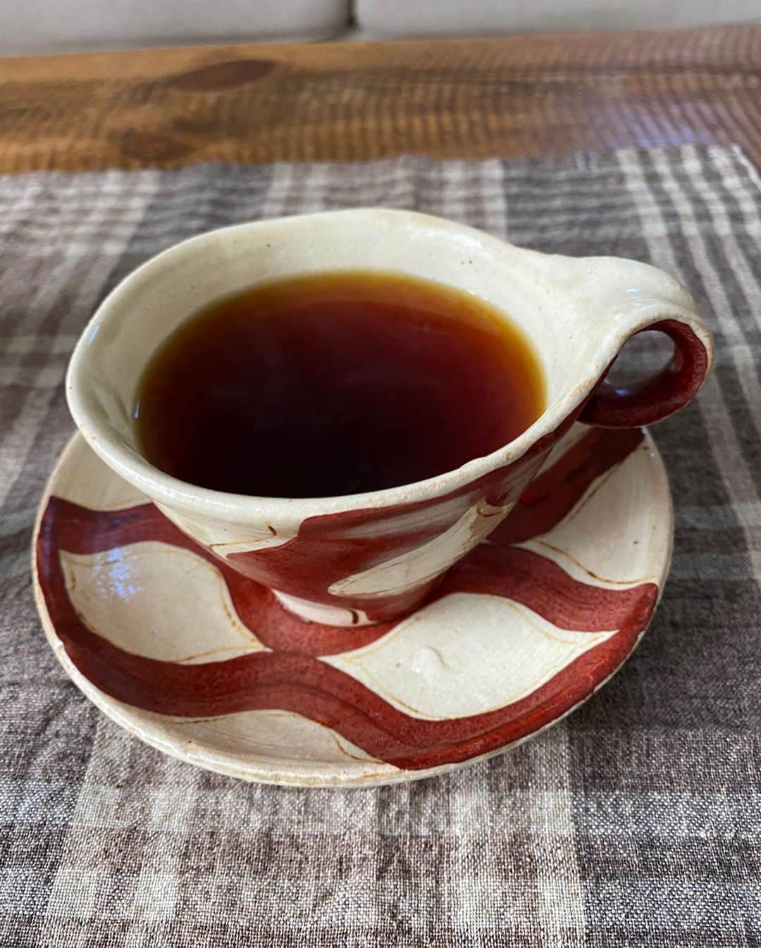 柴田紗希さんのインスタグラム写真 - (柴田紗希Instagram)「こんにちは、金曜日♡ 今日は朝からコーヒーをゴリゴリしました。 コーヒーて香りだけでもう幸せだよね朝だな〜てなるよね☺️ . 安井さんからプレゼントしてもらった　@andkalita_official のでゴリゴリしました。 豆はいっちーからもらった鳥さんに入れてみて気分が高まったよ♡ 心頂いた幸せな朝をありがとうございます☀️ 華金、午後からもファイトです〜！」1月31日 12時16分 - shibasaaki