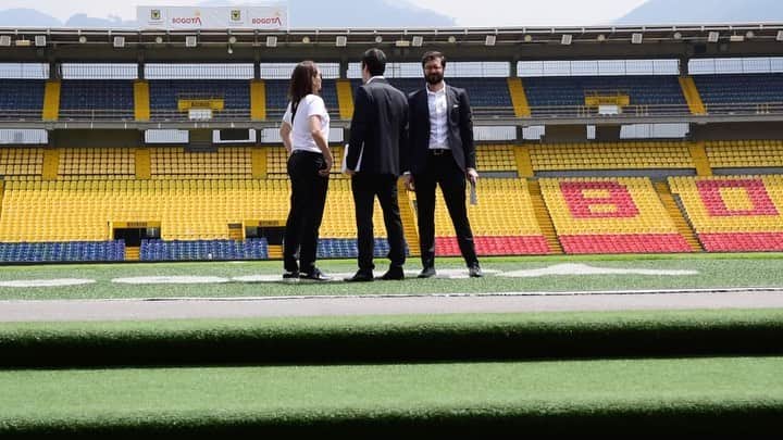 サッカー コロンビア代表チームのインスタグラム：「Algunos de los mejores momentos de la visita de FIFA en Bogotá. Seguimos comprometidos con la candidatura de la Copa Mundial Femenina 2023. ⚽🇨🇴🤝」