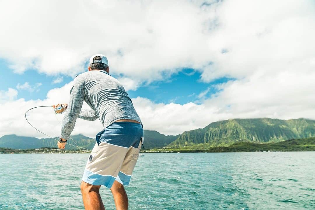 Costa Sunglassesのインスタグラム：「Big Island bend. #SeeWhatsOutThere #BornOnTheWater」