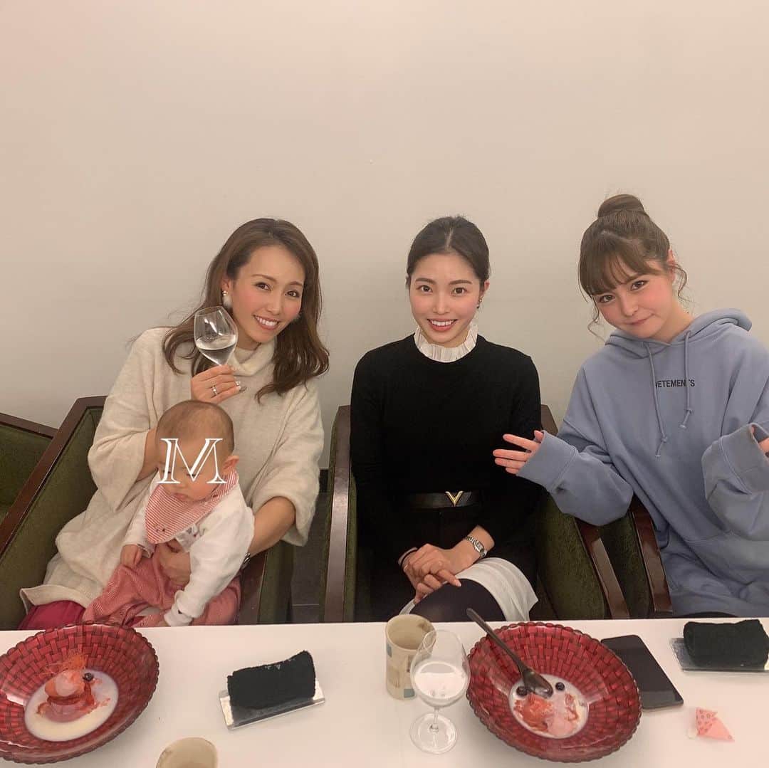 澤野井香里さんのインスタグラム写真 - (澤野井香里Instagram)「デザートは#お屠蘇 に見立てた木苺のティラミス💕  美味しくて、楽しくて、たくさん笑った＾＾✨ 友達教えてもらったAppで遊んでた雪だるま⛄️みたいなのが面白かった😆  京都まで来てくれてありがとう♪  #ks_20✨ #ks_kyoto✨ #京都ママ #関西ママ #男の子ママ #女の子ママ #ママライフ #👶 #0歳 #コドモノ #ベビフル #ママリ #赤ちゃん #赤ちゃんのいる生活 #赤ちゃんとお出かけ #京都 #嵐山 #嵐山mitate  #見舘孝司 #ks_dau #ks_dau_2020 #m🍒_ ﻿」1月31日 7時30分 - kaori_sawanoi