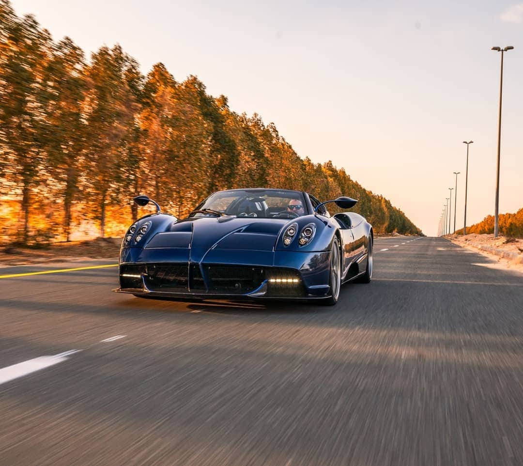 パガーニ・アウトモビリのインスタグラム：「The Pagani Huayra Roadster, the open-air beauty. #pagani #huayra #huayraroadster」