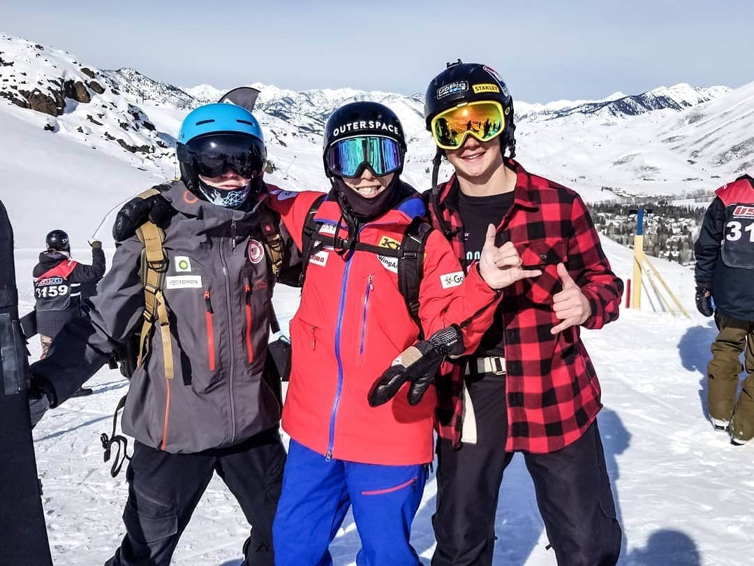 岡本圭司さんのインスタグラム写真 - (岡本圭司Instagram)「I got 1st place!!! Im so storked and had good races with boys! 北米選手権2戦目優勝しました。 本当に周りの皆のお陰です。 これではずみをつけてトップの選手に混ざれるように頑張ります。 チーム、スポンサー、家族、仲間、応援してくれる皆、本当にありがとうございました。 真ん中は気持ちがいい💪  #parasnowboard  #japanparasnowboardteam  #パラスノーボードチーム  #snowboardcross  #スノーボードクロス #werideforever」1月31日 8時32分 - hywod_kj