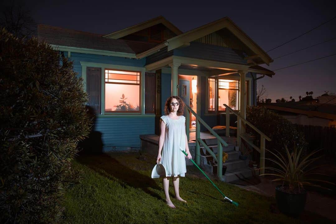 ローレン·ランドルフのインスタグラム：「My submission for this month’s @thisisaphotoblog assignment, “Twilight Zone.” Check out the black & white version I posted on that account.  Thanks to @dirtydiana & @fullycorked for letting me get weird in your front yard. 👽」