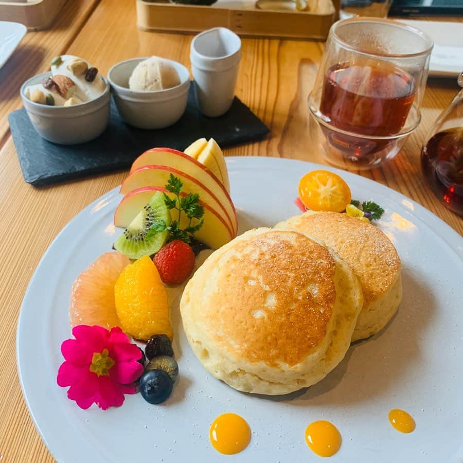 エリザベス・ハードキャッスルのグルメインスタ