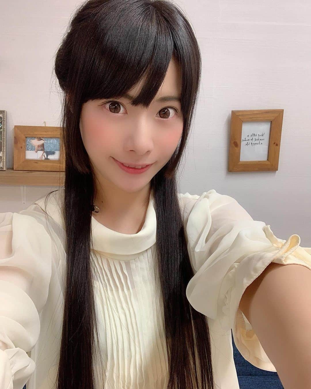 天津いちはさんのインスタグラム写真 - (天津いちはInstagram)「おはよ☀︎ 今日も頑張ろう(｀・ω・´) #goodmorning #japanesegirl」1月31日 9時24分 - ichichiha