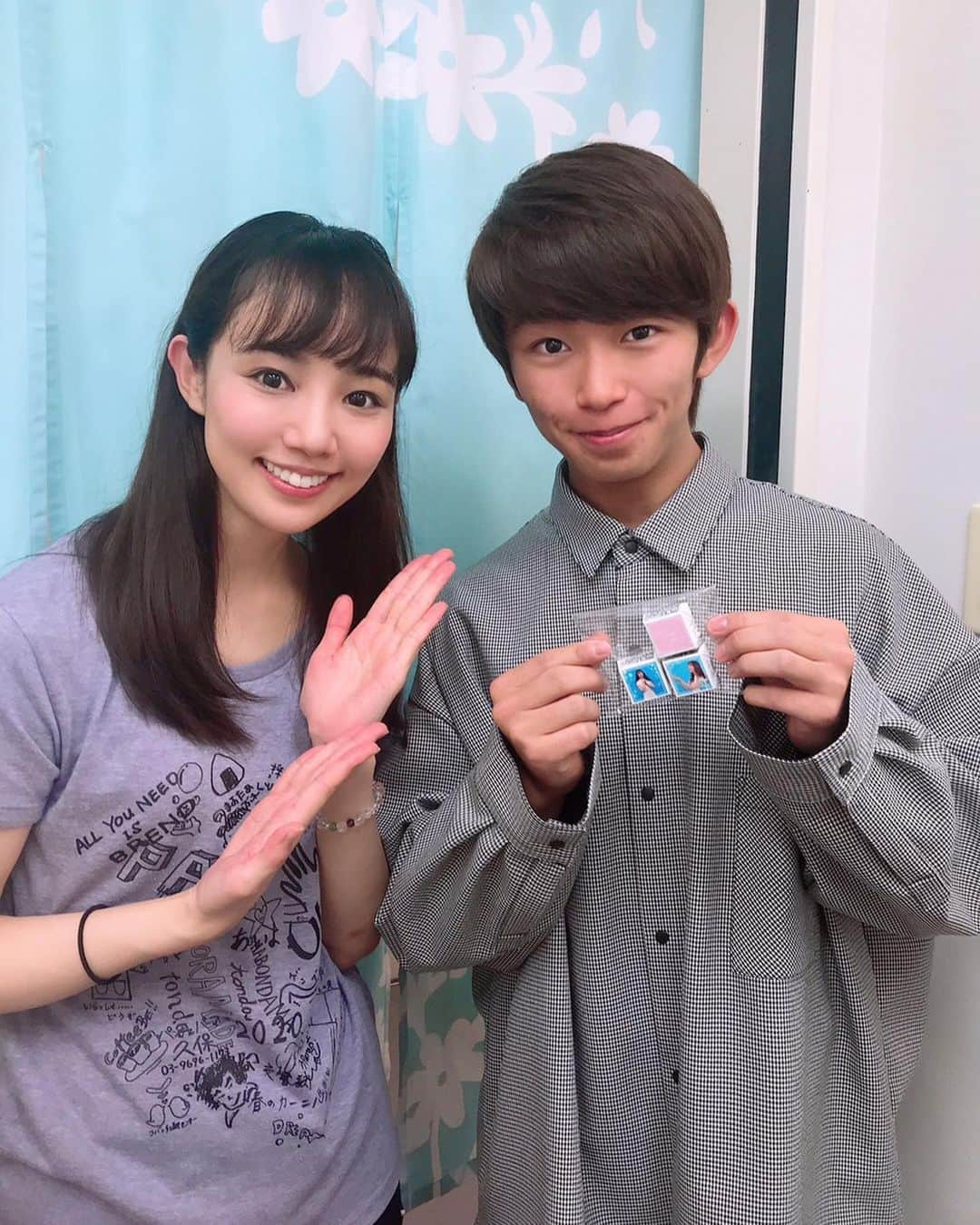 咲妃みゆさんのインスタグラム写真 - (咲妃みゆInstagram)「素敵なご兄弟がお越しに…☺️✨﻿ ﻿ #加藤清史郎 くん✨﻿ いよいよ始動するミュージカル「NEWSIES(ニュージーズ)」で初共演させて頂きます‼️お若いながら海外留学と日本でのお仕事を両立なさっていて…頭が下がるばかり😳💦清史郎くんの聡明さにたじたじの私。。🤣ご一緒できる日々が待ち遠しいです🍀﻿ ﻿ #加藤憲史郎 くん✨﻿ 「ラブ・ネバー・ダイ」でご一緒させて頂いた憲史郎くん‼️会う度に彼の成長を実感しますが、瞳の輝きや純真さはずーっと変わらないなぁ…😌🍀再会の喜びからついついハグしてしまって、憲ちゃんファンの方々すみません！💦﻿ ﻿ 本日も、皆さまにとって素敵な一日でありますように…😌💕﻿ ﻿ #シャボン玉とんだ宇宙までとんだ﻿ ﻿」1月31日 9時46分 - miyusakihi