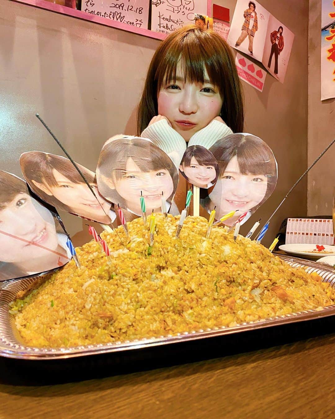 のインスタグラム：「『ももまる』で、もえあずちゃん誕生会。﻿ 1.5升のご飯を使ったチャーハンをももちゃんが作ってくれました！凄っ！﻿ おのののかちゃん、まいてぃ、熊本美和ちゃんとお祝いしました〜﻿ ﻿ #もえのあずき #もえあず #大食いアイドル #ももまる #具義中華2020」