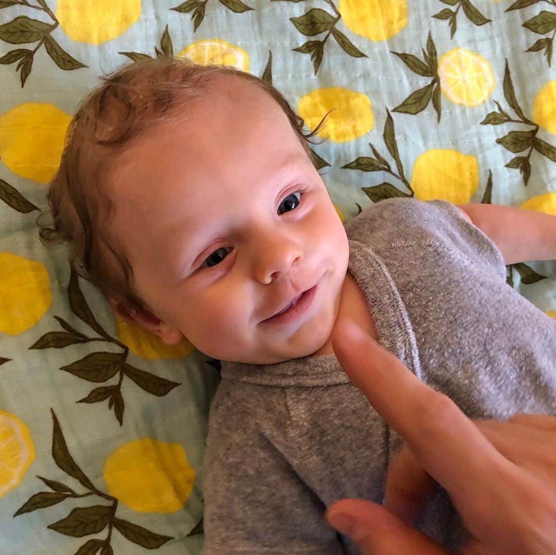 Anna Lylesのインスタグラム：「Augustus stealing hearts always💘😆 #3months !」