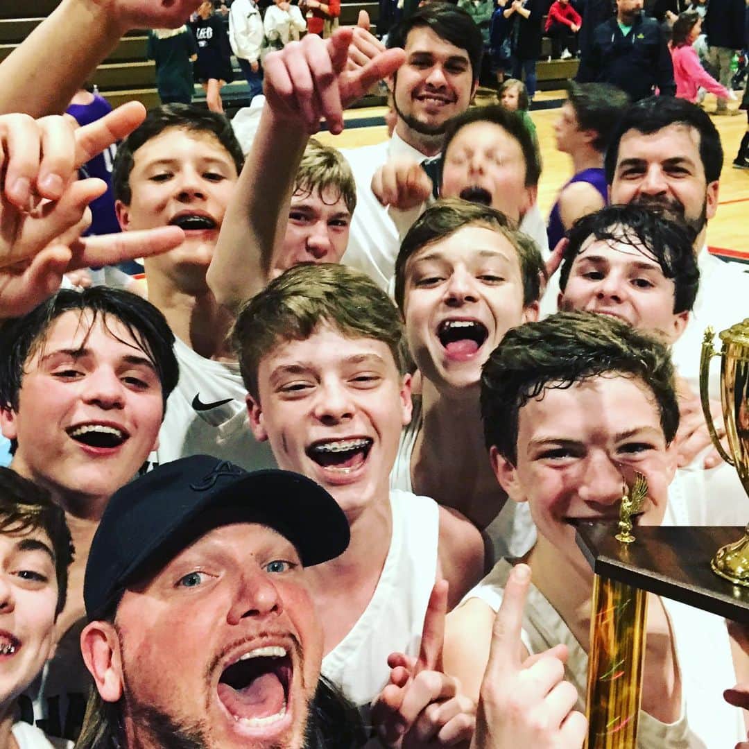 アレン・ジョーンズのインスタグラム：「NHMS won the basketball championship game. Well done boys!#NHMS」