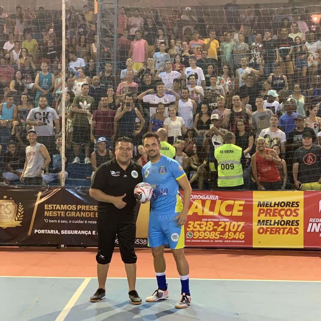 アレッサンドロ・ローザ・ヴィエイラのインスタグラム：「Que energia surreal #AtilioVivacqua ES... 7 mil pessoas fizeram a festa! Evento sensacional @robson_1976 evento @v2sports_  @jogodorei」