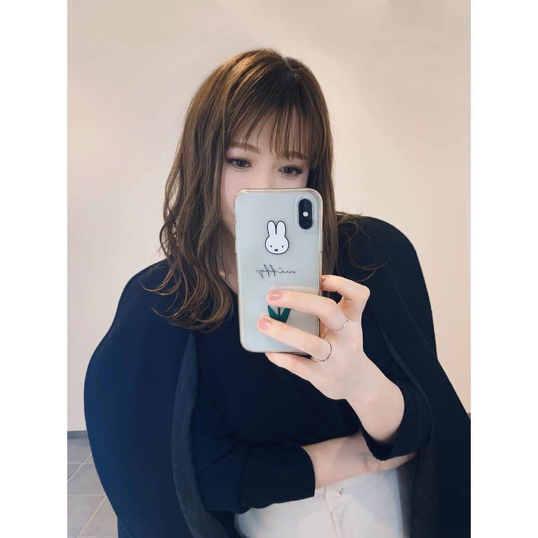 k i ｒa r a のインスタグラム：「✂︎﻿ 今年初の美容室🐭﻿ ﻿ シースルーバングに﻿ してもらった♥﻿ ﻿ 来週はカラーしてもらう👶🏻」
