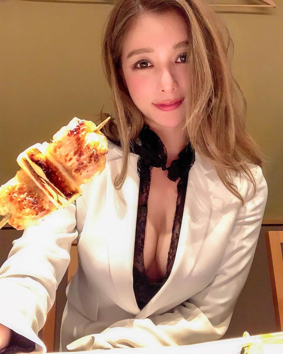 濱野りれのグルメインスタ