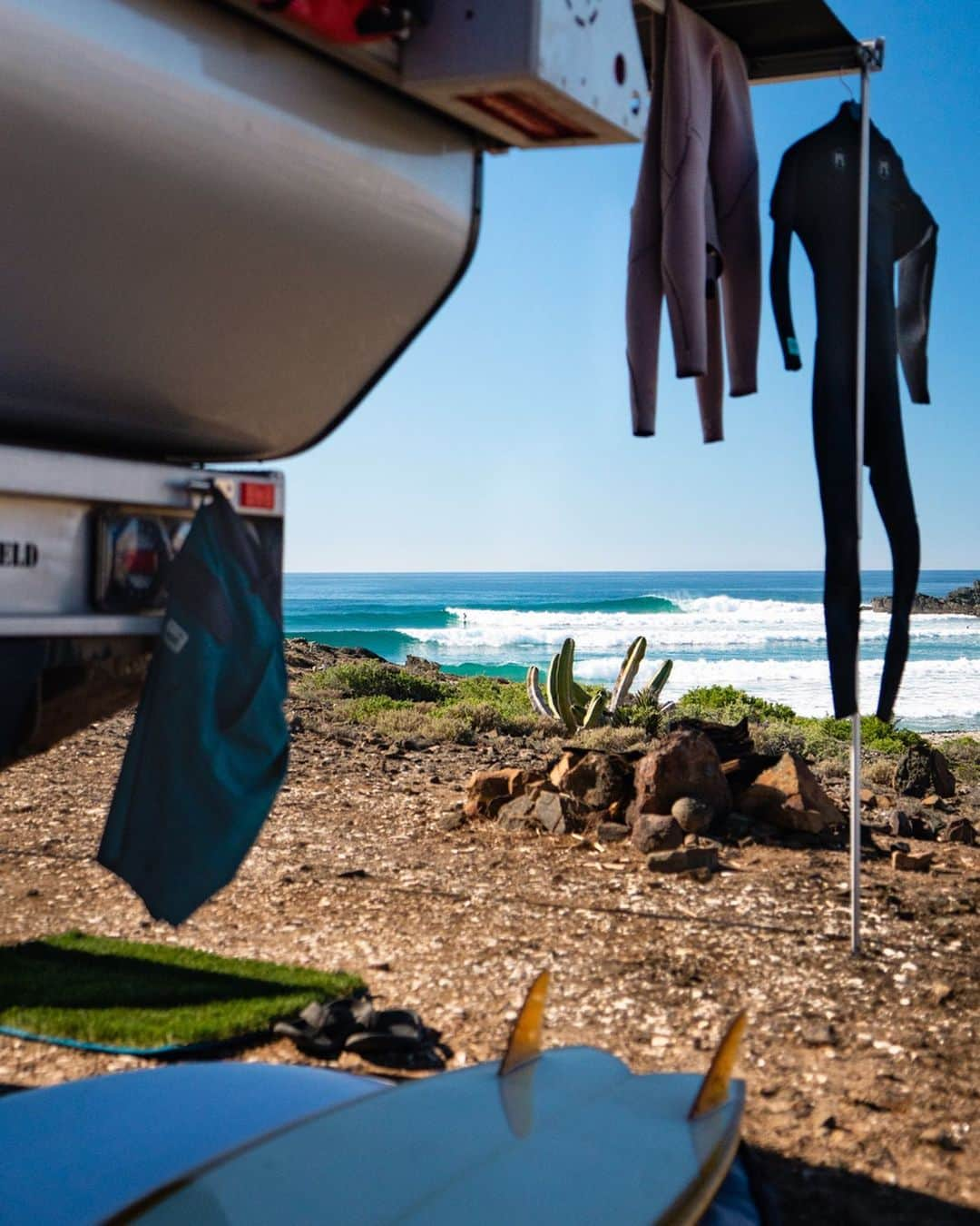 Travis Burkeさんのインスタグラム写真 - (Travis BurkeInstagram)「I just got back into service after spending the last week down in Mexico with an epic group of humans! Lots of surfing, mud, shooting stars, and even a little skateboarding. I can’t wait to explore this area more. Happy 2020 everyone!」1月7日 10時35分 - travisburkephotography