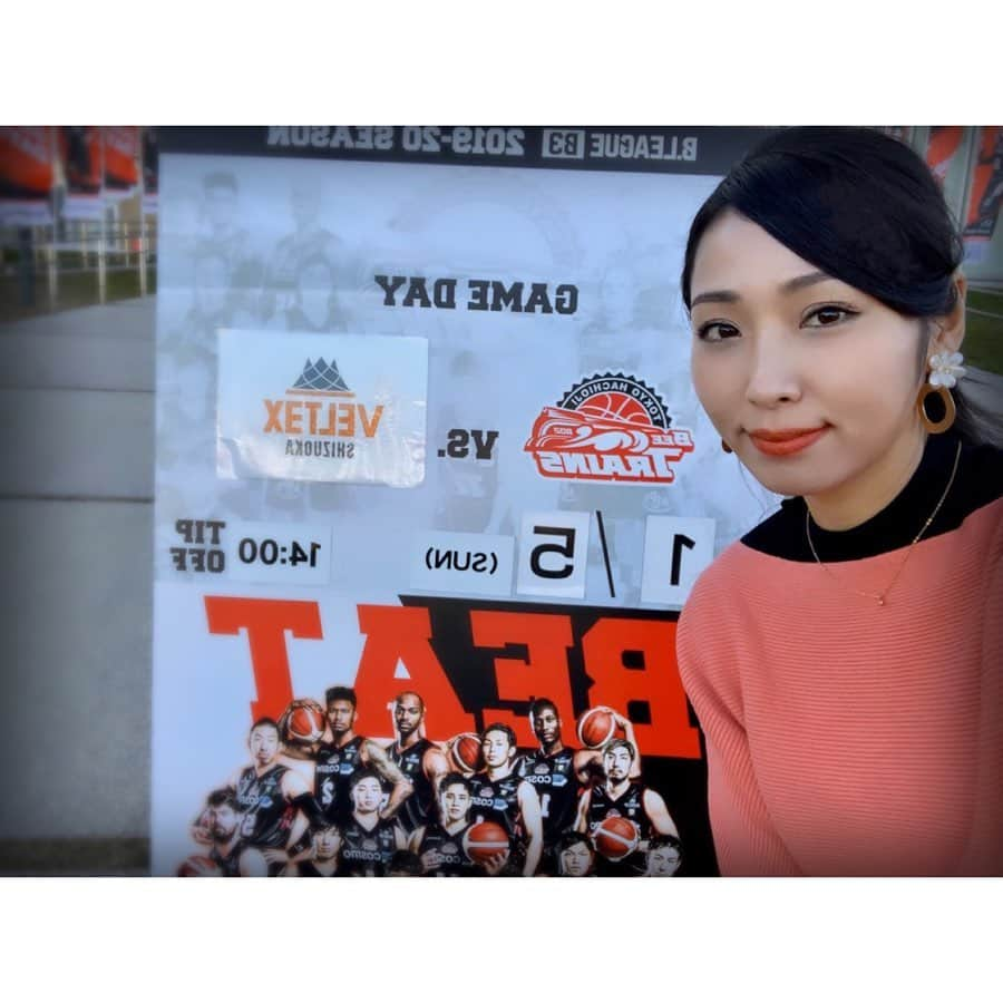 神戸麻衣さんのインスタグラム写真 - (神戸麻衣Instagram)「1/5(日)B3🏀 東京八王子ビートレインズvsベルテックス静岡 in エスフォルタアリーナ八王子 . 念願のベルテックス静岡の試合を観に行ってきました☺️🗻 系列の大学の先輩がいるのもあり、身近なチームなんです☺︎ . 普段はB1の試合を観ているので、シュート決定率や間合いなど 差を感じる部分も多々ありましたが、ベルテックスはまだまだ若いチームなので、これからが楽しみ🙌✨ 今度はホームゲームが観たいな😊 #basketball #sports #sportsgirl #bリーグ #jbl #ベルテックス静岡 #東京八王子ビートレインズ #八王子 #エスフォルタアリーナ八王子 #バスケットボール #スポーツ #スポーツ観戦 #スポーツ女子 #女バス  #バスケ女子 #basketballgirls #mc #司会 #reporter #リポーター #モデル #神戸麻衣」1月7日 10時42分 - mai_g916