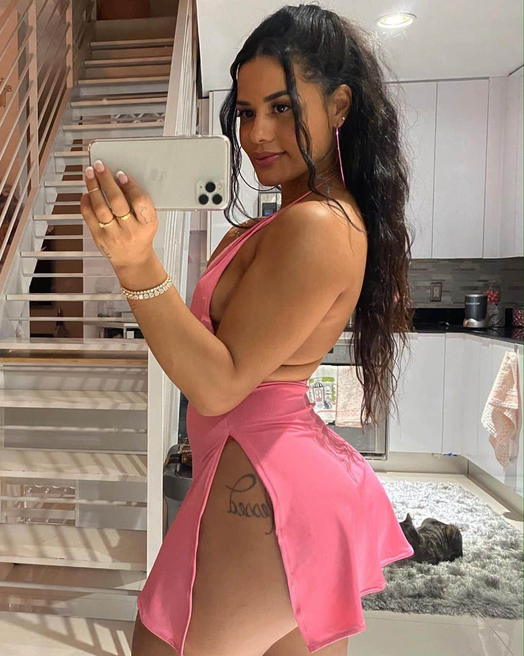 Katya Elise Henryさんのインスタグラム写真 - (Katya Elise HenryInstagram)「pretty pink, baby blue 🎀 took the last photo when I got home at 4:30am lol」1月7日 11時36分 - katyaelisehenry