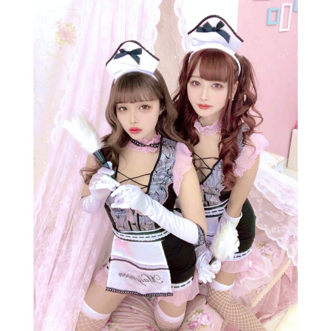 さきぼんさんのインスタグラム写真 - (さきぼんInstagram)「三軒茶屋に新しく出来たスタジオ(@flower_bear3 )さんのメインモデルをぴょんちゃんと二人でさせていただきました🧸🎀 HPみてみてね♡ . 女子会でもつかえるよ♡♡ キッチン完備 UberEATSもOK！ . . 衣装は @malymoon1991 . .  #フラワーベアスタジオ #フラワーベア #撮影スタジオ #撮影モデル #model #japantokyo #東京 #三軒茶屋 #駒沢大学駅 #フォトスタジオ #photostagram #photospot #photostudio #twins #双子 #コスプレ #さきぴょん🖤 #さきぼんmalymoon」1月7日 12時00分 - sakibon69