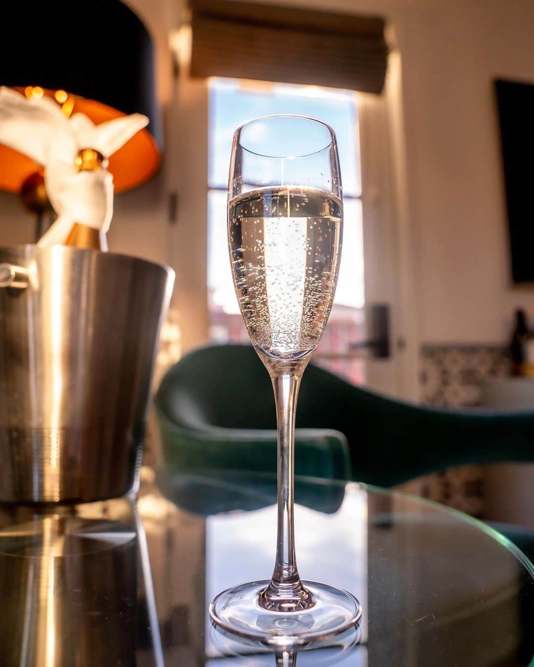 リズ・チェルカソワさんのインスタグラム写真 - (リズ・チェルカソワInstagram)「I’m starting the first week of this new decade with gratitude. Here’s to my first day of grad school and the first day of my birthday week (don’t judge me). Also a big thank you to @hotelcalifornian for hosting me for their big NYE bash. It was a beautiful night spent in an equally beautiful setting.」1月7日 12時12分 - lateafternoon