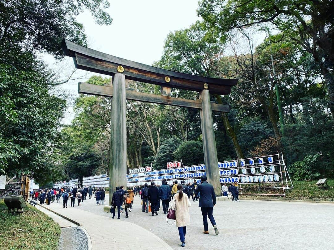 小川麻琴さんのインスタグラム写真 - (小川麻琴Instagram)「初詣。 明治神宮⛩✨ #初詣 #明治神宮  #気持ち新たにがんばります」1月7日 12時31分 - 1029_makoto