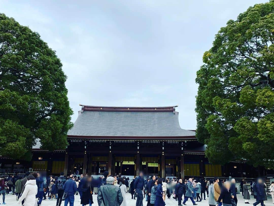 小川麻琴さんのインスタグラム写真 - (小川麻琴Instagram)「初詣。 明治神宮⛩✨ #初詣 #明治神宮  #気持ち新たにがんばります」1月7日 12時31分 - 1029_makoto