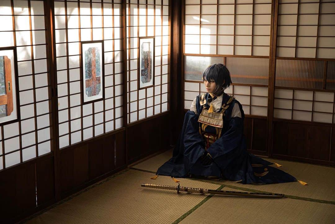 秋元るいさんのインスタグラム写真 - (秋元るいInstagram)「刀剣乱舞 三日月宗近 . .  #cosplay #cosplayer #cosplayboy #toukenranbu #toukenranbucosplay #三日月宗近　#三日月宗近コスプレ #骨喰藤四郎 #骨喰藤四郎コスプレ #刀剣乱舞　#刀剣乱舞コスプレ #刀剣乱舞好きと繋がりたい #とうらぶ #cosplayphotography #cosplayofinstagram #cosplayofinstagram #和装　#狩衣　#男装　#男装メイク　#코스프레 #도검난무 #刀剑乱舞 #刀剑乱舞cos #초승달타투　#c97 #冬コミコスプレ #コミケコスプレ #comicmarket97」1月7日 12時45分 - akimoto_rui