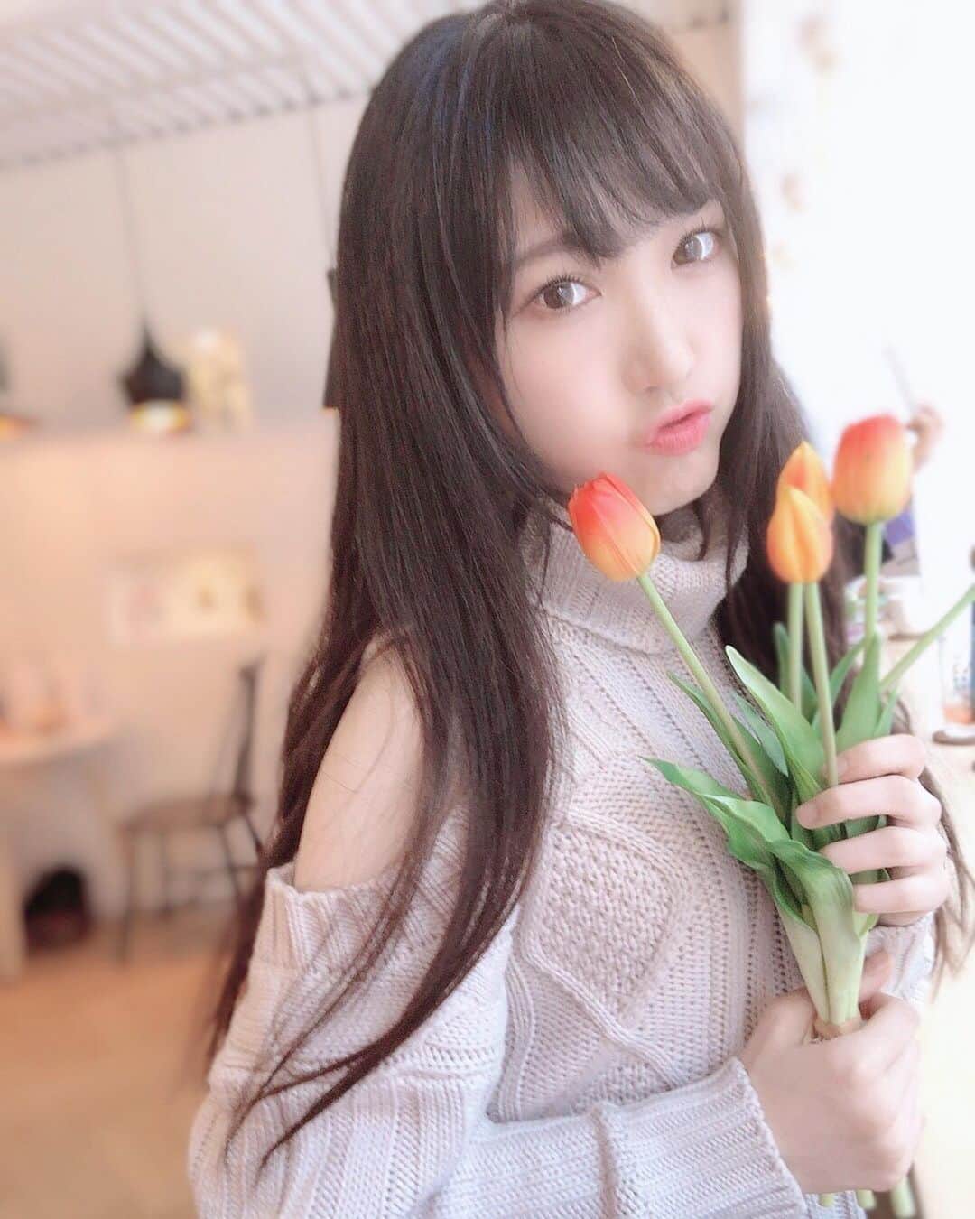 原かれんさんのインスタグラム写真 - (原かれんInstagram)「᯽ tulip🌷 . . . . #原かれん #かれんたん #nmb48  #tulip #tulips🌷 #kawaii #pink #ootd #instagood  #셀카 #selfie #flower #followｍe #あざとい  #instagood #instalike #love #cafe」1月7日 13時50分 - karen_hara315