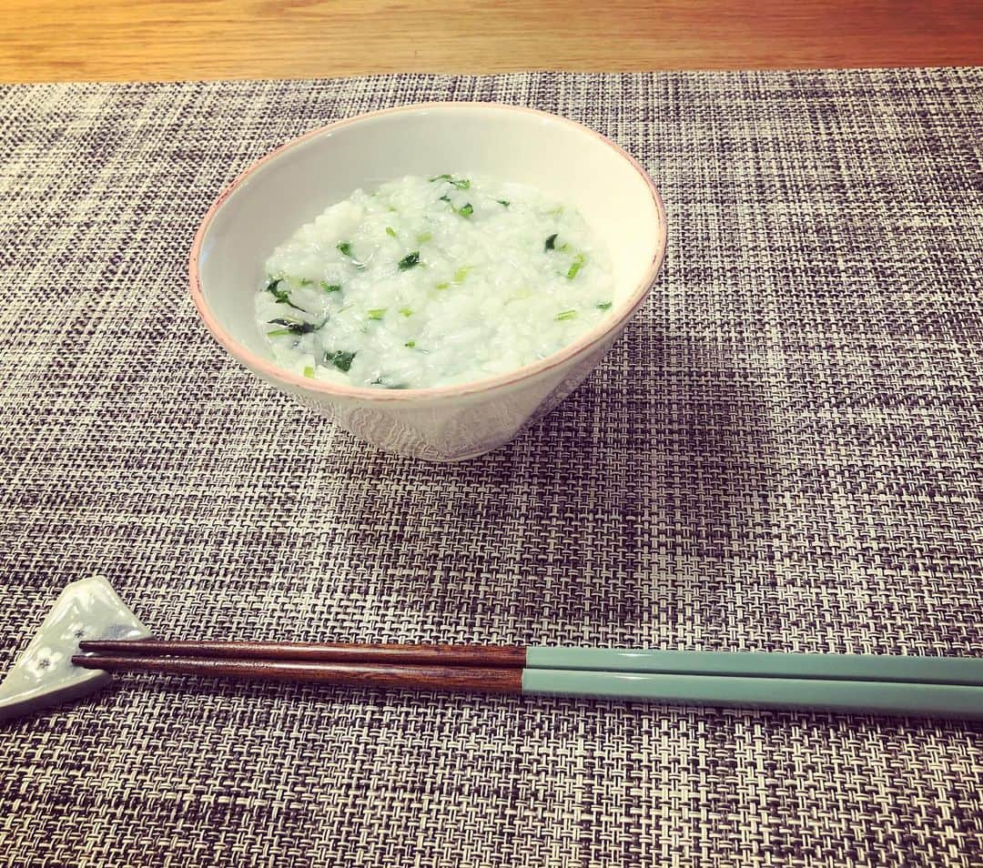 笛木優子さんのインスタグラム写真 - (笛木優子Instagram)「みなさんも食べましたか？ 🥣  #七草粥 #春の七草 #無病息災」1月7日 19時44分 - yukofuekiyumin