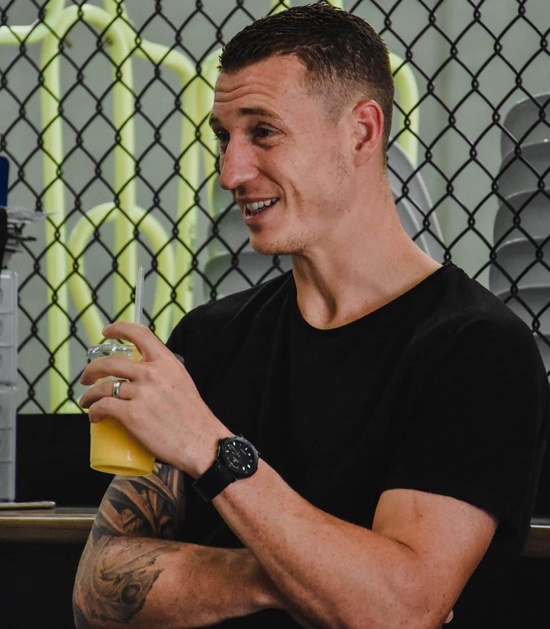 ミッチェル・デュークのインスタグラム：「Proud to be an Ambassador for Lifes Smoothe. This is something that I am truly passionate about, which is encouraging people to live a healthy lifestyle and that can start with your eating habits. These guys have an awesome selection of frozen fruit & veggie sachets. Check them out you won’t be disappointed @lifessmoothe 😋 @threevone 📷」
