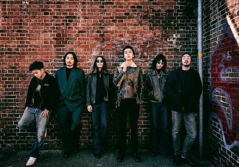 HSUのインスタグラム：「あけましておめでとうございます！ライブハウスツアーのゲストが発表されました！この旅でいま探している何かを見つけられると良いな。一緒に探しに行こう。」