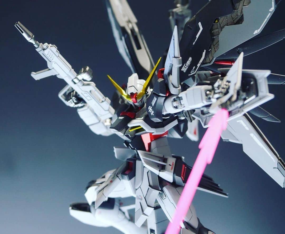 のインスタグラム：「コツコツ改造してきたデスティニーガンダムついに完成です！  #ガンダム#ガンプラ#デスティニーガンダム#ジオラマ#japan#gundam#anime#diorama#diy#toy#likeforlikes#instagram#instagood」